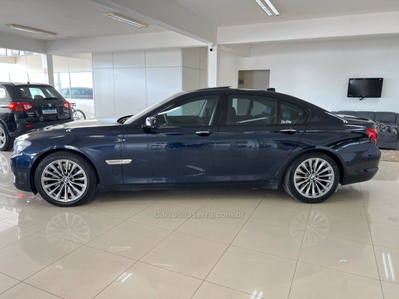 BMW 750I 4.4 M SPORT SEDAN V8 32V 2011/2012 CIMIRRO AUTOMÓVEIS TAQUARA / Carros no Vale BMW 750I 4.4 M SPORT SEDAN V8 32V 2011/2012 CIMIRRO AUTOMÓVEIS TAQUARA / Carros no Vale