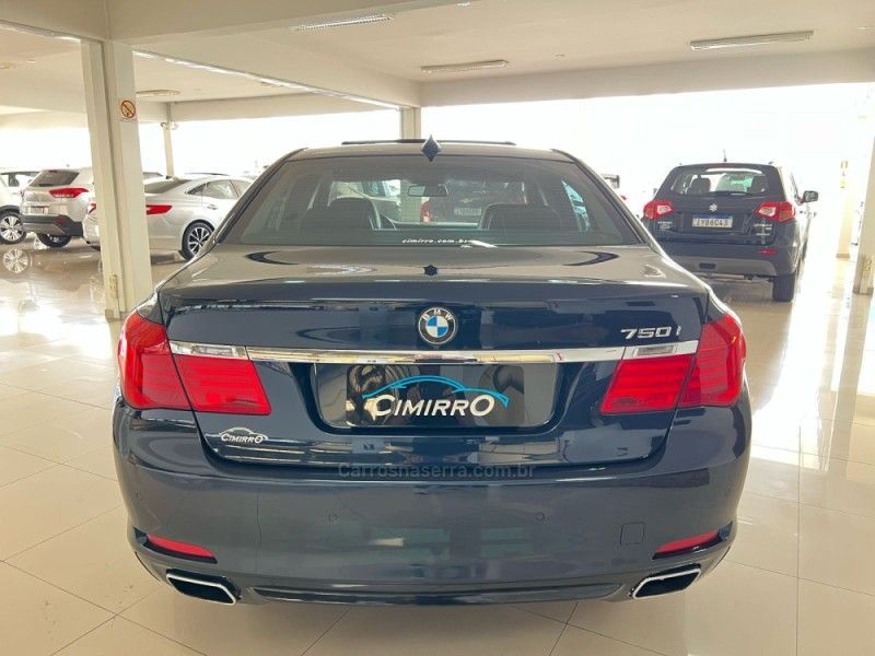 BMW 750I 4.4 M SPORT SEDAN V8 32V 2011/2012 CIMIRRO AUTOMÓVEIS TAQUARA / Carros no Vale BMW 750I 4.4 M SPORT SEDAN V8 32V 2011/2012 CIMIRRO AUTOMÓVEIS TAQUARA / Carros no Vale
