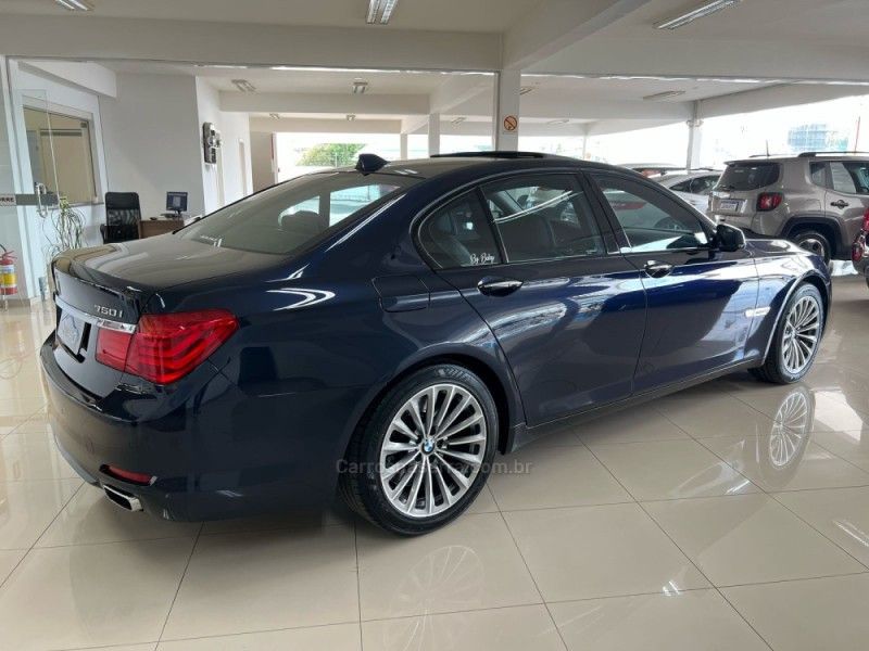 BMW 750I 4.4 M SPORT SEDAN V8 32V 2011/2012 CIMIRRO AUTOMÓVEIS TAQUARA / Carros no Vale BMW 750I 4.4 M SPORT SEDAN V8 32V 2011/2012 CIMIRRO AUTOMÓVEIS TAQUARA / Carros no Vale
