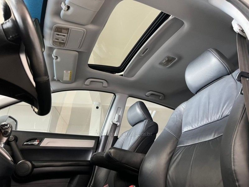 HONDA CRV 2.0 EXL 4X4 16V 2010/2011 CIMIRRO AUTOMÓVEIS TAQUARA / Carros no Vale