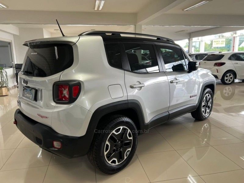 JEEP RENEGADE 2.0 16V TURBO TRAILHAWK 4X4 2015/2016 CIMIRRO AUTOMÓVEIS TAQUARA / Carros no Vale
