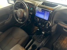 JEEP WRANGLER 3.6 SPORT 4X4 V6 24V 2013/2014 CIMIRRO AUTOMÓVEIS TAQUARA / Carros no Vale