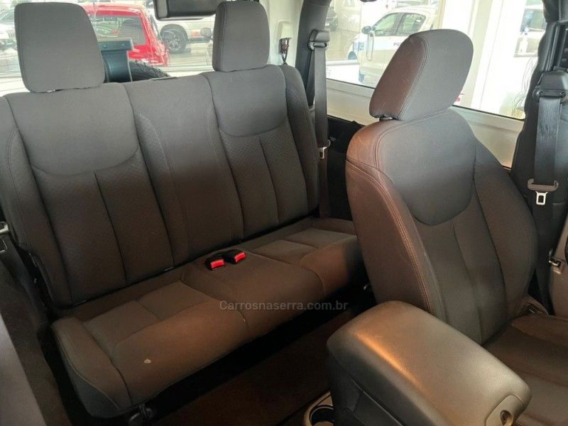 JEEP WRANGLER 3.6 SPORT 4X4 V6 24V 2013/2014 CIMIRRO AUTOMÓVEIS TAQUARA / Carros no Vale