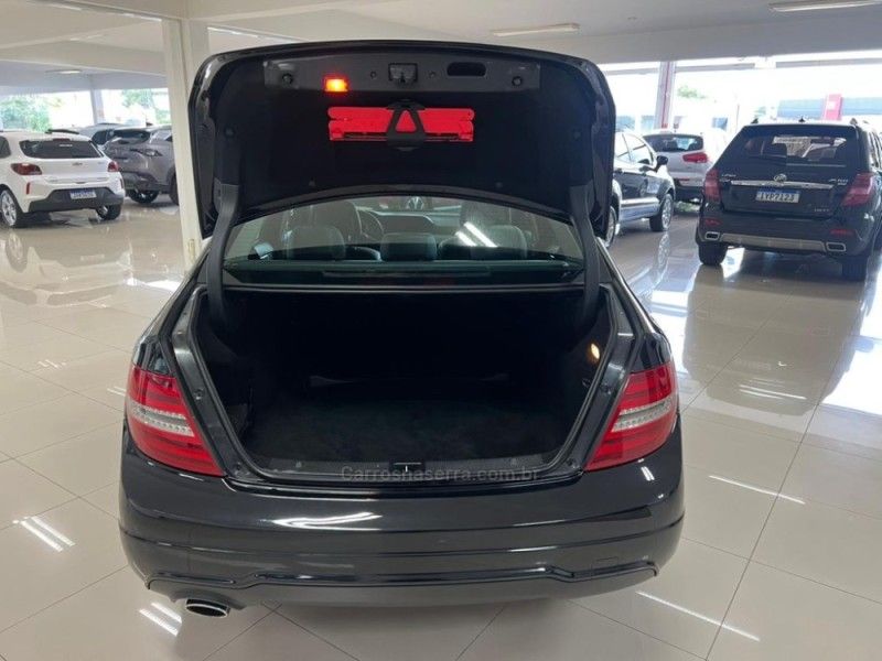 MERCEDES-BENZ C 200 1.8 CGI AVANTGARDE 16V 2013/2014 CIMIRRO AUTOMÓVEIS TAQUARA / Carros no Vale MERCEDES-BENZ C 200 1.8 CGI AVANTGARDE 16V 2013/2014 CIMIRRO AUTOMÓVEIS TAQUARA / Carros no Vale