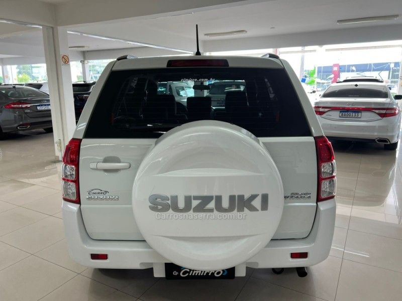 SUZUKI GRAND VITARA 2.0 4X2 16V 2012/2013 CIMIRRO AUTOMÓVEIS TAQUARA / Carros no Vale