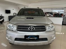 TOYOTA HILUX SW4 3.0 SRV 4X4 7 LUGARES 16V TURBO INTERCOOLER 2010/2010 CIMIRRO AUTOMÓVEIS TAQUARA / Carros no Vale