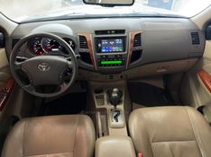 TOYOTA HILUX SW4 3.0 SRV 4X4 7 LUGARES 16V TURBO INTERCOOLER 2010/2010 CIMIRRO AUTOMÓVEIS TAQUARA / Carros no Vale