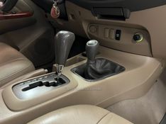 TOYOTA HILUX SW4 3.0 SRV 4X4 7 LUGARES 16V TURBO INTERCOOLER 2010/2010 CIMIRRO AUTOMÓVEIS TAQUARA / Carros no Vale