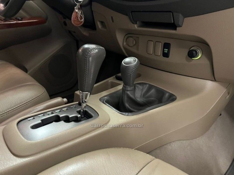 TOYOTA HILUX SW4 3.0 SRV 4X4 7 LUGARES 16V TURBO INTERCOOLER 2010/2010 CIMIRRO AUTOMÓVEIS TAQUARA / Carros no Vale