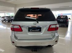 TOYOTA HILUX SW4 3.0 SRV 4X4 7 LUGARES 16V TURBO INTERCOOLER 2010/2010 CIMIRRO AUTOMÓVEIS TAQUARA / Carros no Vale