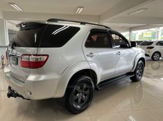 TOYOTA HILUX SW4 3.0 SRV 4X4 7 LUGARES 16V TURBO INTERCOOLER 2010/2010 CIMIRRO AUTOMÓVEIS TAQUARA / Carros no Vale