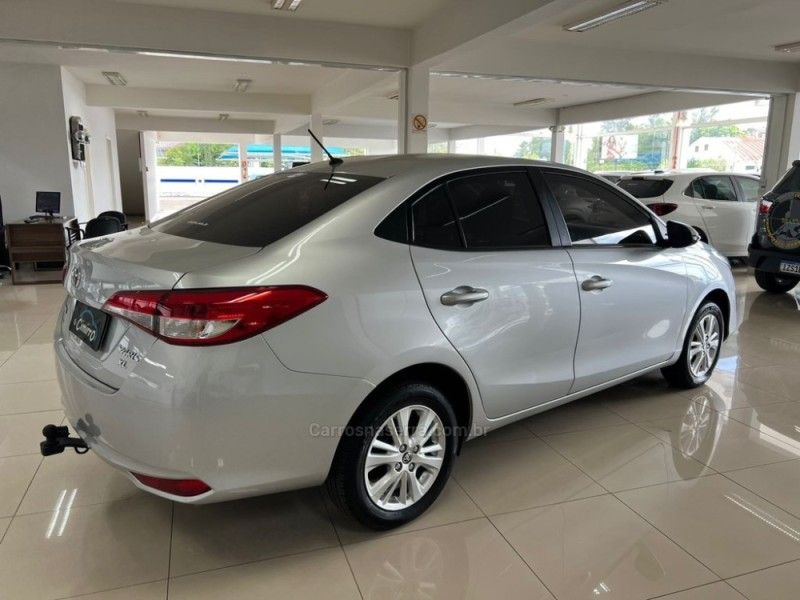TOYOTA YARIS 1.5 XL SEDAN 16V 2018/2019 CIMIRRO AUTOMÓVEIS TAQUARA / Carros no Vale TOYOTA YARIS 1.5 XL SEDAN 16V 2018/2019 CIMIRRO AUTOMÓVEIS TAQUARA / Carros no Vale