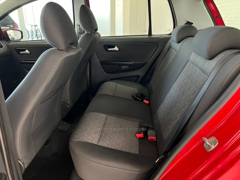 VOLKSWAGEN FOX 1.0 MI 8V 2014/2014 CIMIRRO AUTOMÓVEIS TAQUARA / Carros no Vale VOLKSWAGEN FOX 1.0 MI 8V 2014/2014 CIMIRRO AUTOMÓVEIS TAQUARA / Carros no Vale