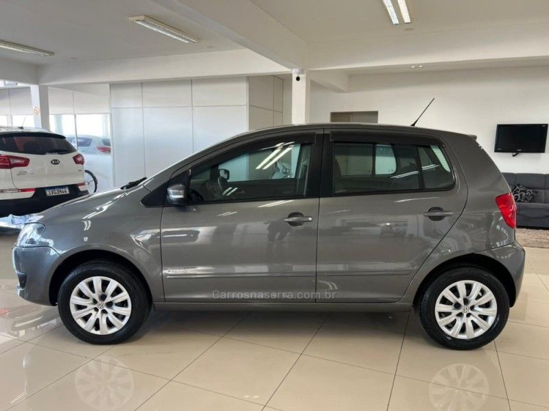 VOLKSWAGEN FOX 1.6 MI 8V 2012/2013 CIMIRRO AUTOMÓVEIS TAQUARA / Carros no Vale