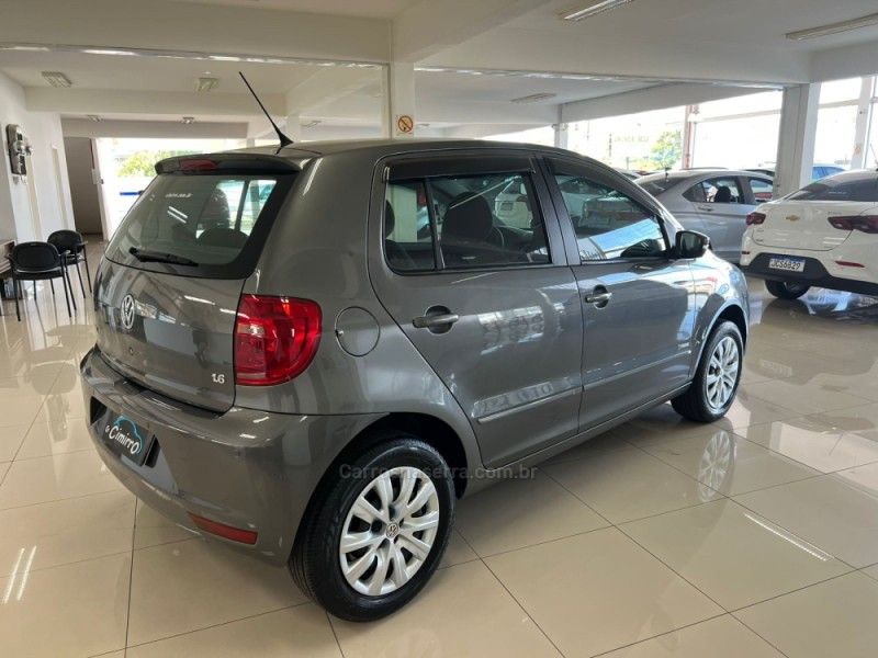 VOLKSWAGEN FOX 1.6 MI 8V 2012/2013 CIMIRRO AUTOMÓVEIS TAQUARA / Carros no Vale