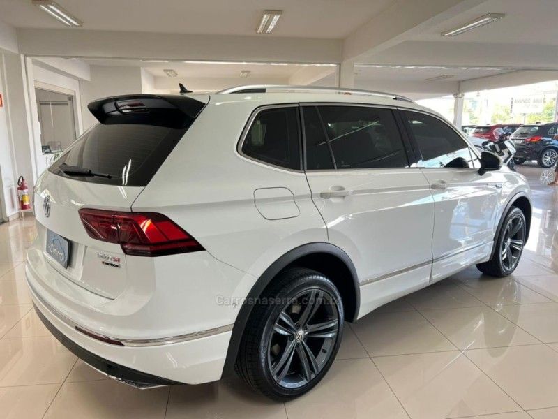 VOLKSWAGEN TIGUAN 2.0 ALLSPACE R-LINE 350 TSI 4X4 2019/2020 CIMIRRO AUTOMÓVEIS TAQUARA / Carros no Vale