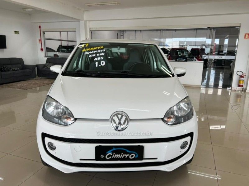 VOLKSWAGEN UP 1.0 MPI MOVE UP 12V AUTOMATIZADO 2016/2017 CIMIRRO AUTOMÓVEIS TAQUARA / Carros no Vale