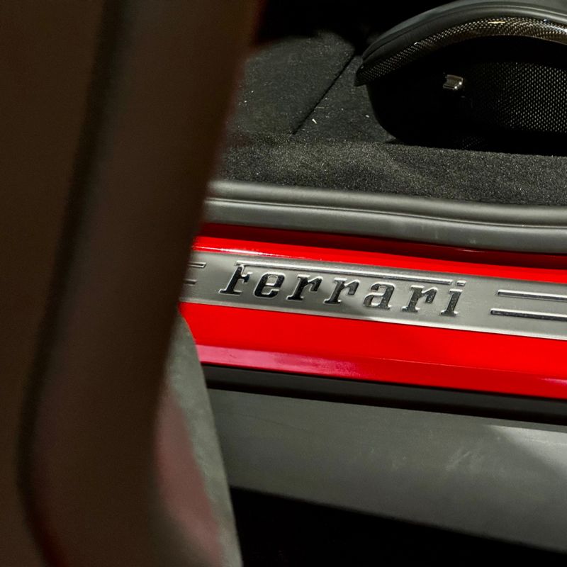 Ferrari 296 Gtb 2024/2025 DL MOTORS LAJEADO / Carros no Vale