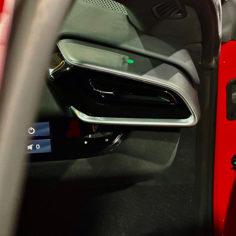 Ferrari 296 Gtb 2024/2025 DL MOTORS LAJEADO / Carros no Vale