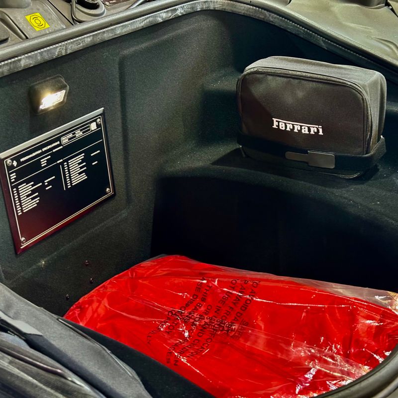 Ferrari 296 Gtb 2024/2025 DL MOTORS LAJEADO / Carros no Vale