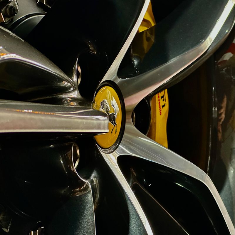 Ferrari 296 Gtb 2024/2025 DL MOTORS LAJEADO / Carros no Vale