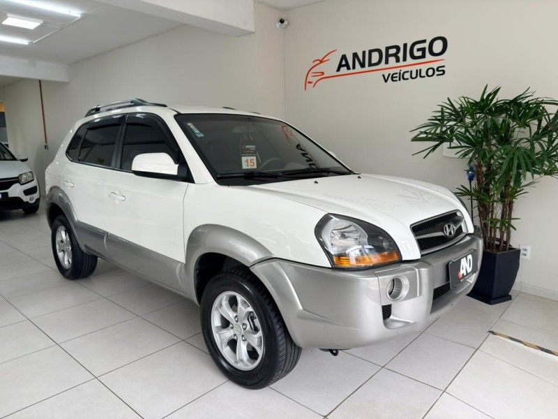 HYUNDAI TUCSON 2.0 MPFI GLS BASE 16V 143CV 2WD 2014/2015 ANDRIGO VEÍCULOS CAXIAS DO SUL / Carros no Vale