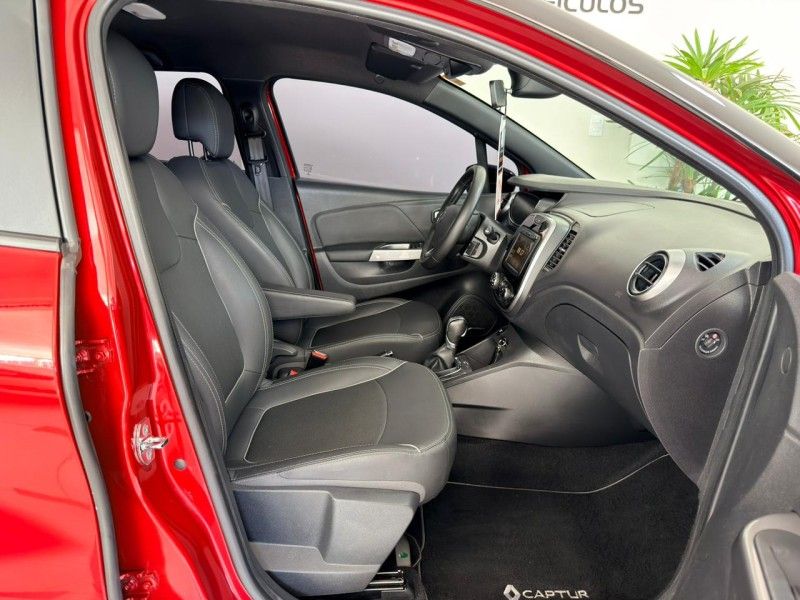 RENAULT CAPTUR 1.6 16V INTENSE BOSE 2021/2021 ANDRIGO VEÍCULOS CAXIAS DO SUL / Carros no Vale