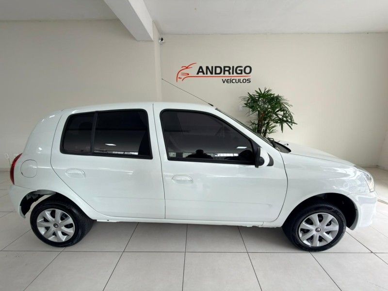 RENAULT CLIO 1.0 EXPRESSION 16V HI 2015/2016 ANDRIGO VEÍCULOS CAXIAS DO SUL / Carros no Vale