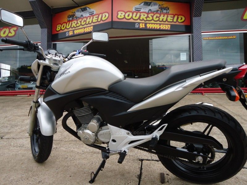 Honda Motos CB 300R 2009/2010 BOURSCHEID CARROS E MOTOS SANTA CLARA DO SUL / Carros no Vale