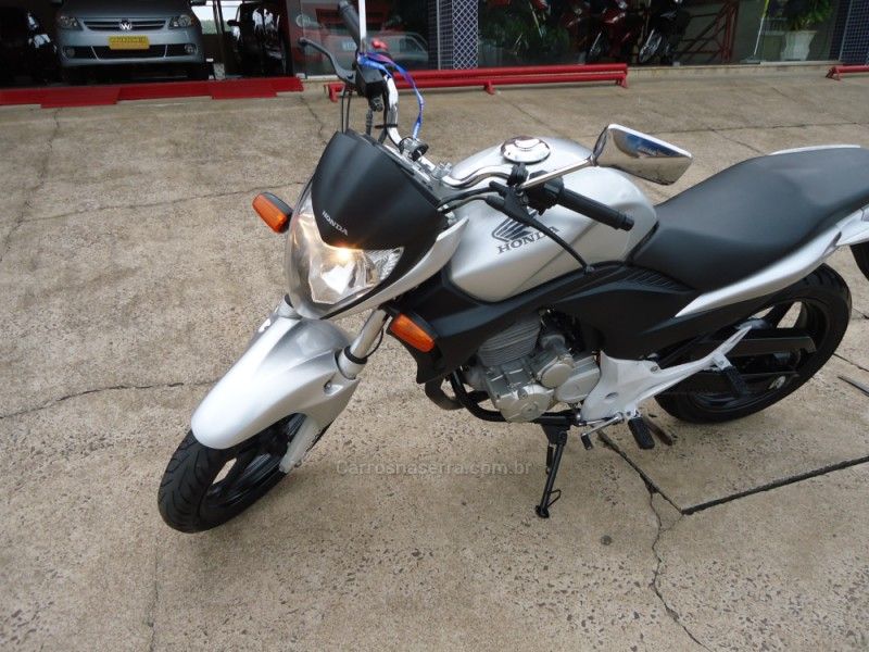 Honda Motos CB 300R 2009/2010 BOURSCHEID CARROS E MOTOS SANTA CLARA DO SUL / Carros no Vale