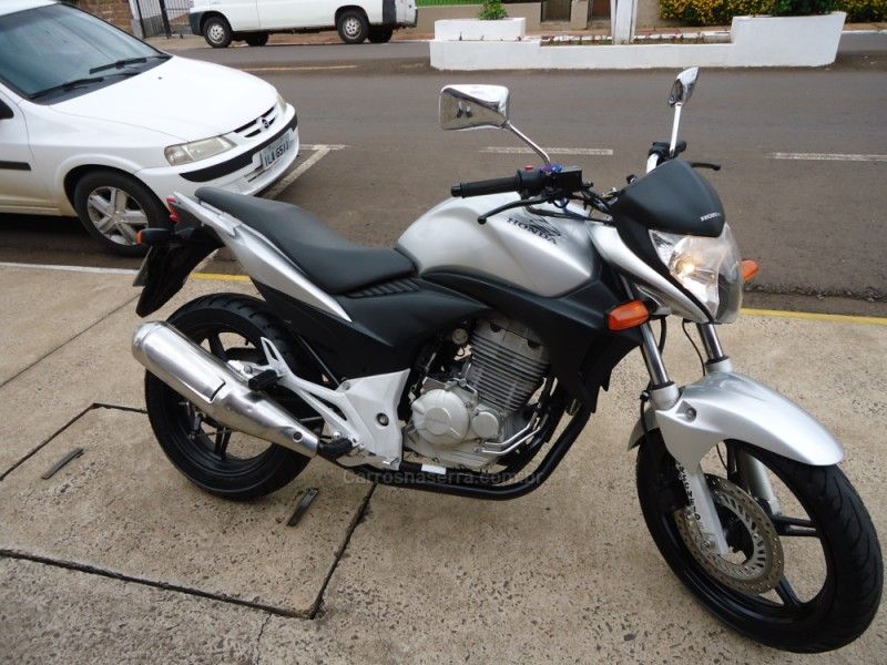 Honda Motos CB 300R 2009/2010 BOURSCHEID CARROS E MOTOS SANTA CLARA DO SUL / Carros no Vale