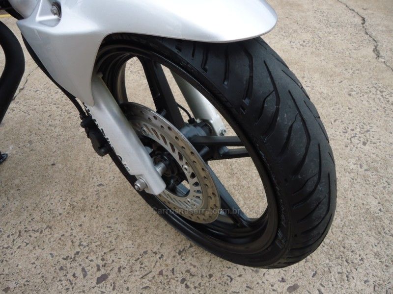 Honda Motos CB 300R 2009/2010 BOURSCHEID CARROS E MOTOS SANTA CLARA DO SUL / Carros no Vale