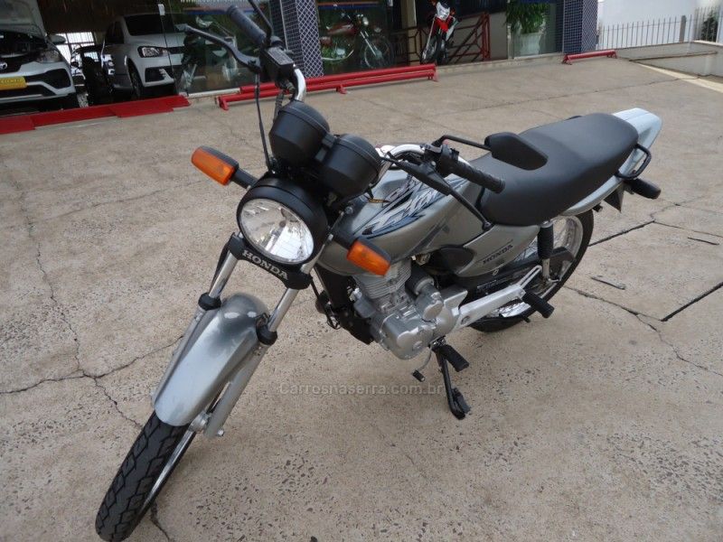 Honda Motos CG 125 TITAN ES 2001/2001 BOURSCHEID CARROS E MOTOS SANTA CLARA DO SUL / Carros no Vale