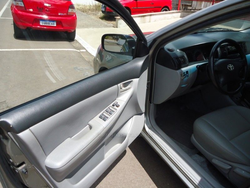 TOYOTA COROLLA 1.8 XEI 16V 2003/2004 BOURSCHEID CARROS E MOTOS SANTA CLARA DO SUL / Carros no Vale