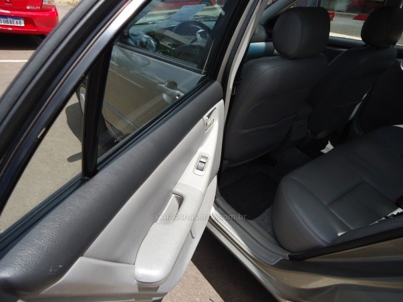TOYOTA COROLLA 1.8 XEI 16V 2003/2004 BOURSCHEID CARROS E MOTOS SANTA CLARA DO SUL / Carros no Vale