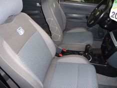 VOLKSWAGEN FOX 1.6 MI ROUTE 8V 2008/2008 BOURSCHEID CARROS E MOTOS SANTA CLARA DO SUL / Carros no Vale