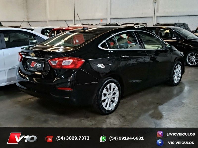 CHEVROLET CRUZE 1.4 TURBO LTZ 16V 2016/2017 V10 VEÍCULOS CAXIAS DO SUL / Carros no Vale