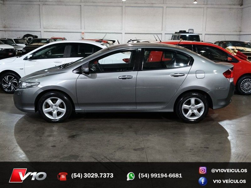 HONDA CITY 1.5 DX 16V 2010/2011 V10 VEÍCULOS CAXIAS DO SUL / Carros no Vale