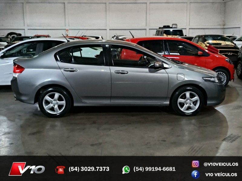 HONDA CITY 1.5 DX 16V 2010/2011 V10 VEÍCULOS CAXIAS DO SUL / Carros no Vale