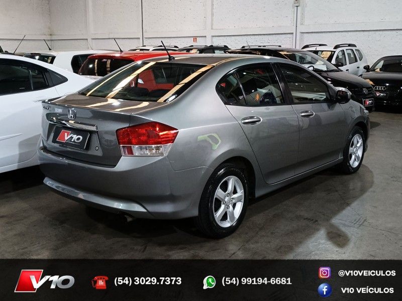 HONDA CITY 1.5 DX 16V 2010/2011 V10 VEÍCULOS CAXIAS DO SUL / Carros no Vale