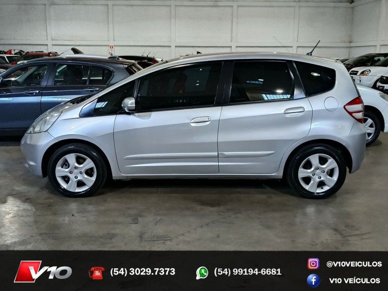 HONDA FIT 1.4 LX 16V 2010/2011 V10 VEÍCULOS CAXIAS DO SUL / Carros no Vale