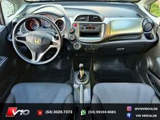 HONDA FIT 1.4 LX 16V 2009/2010 V10 VEÍCULOS CAXIAS DO SUL / Carros no Vale