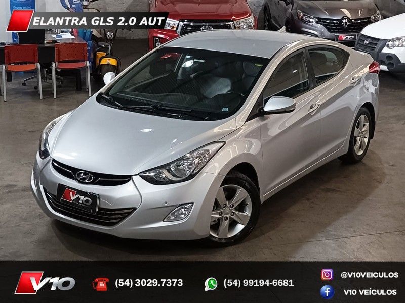 HYUNDAI ELANTRA 2.0 GLS 16V 2012/2013 V10 VEÍCULOS CAXIAS DO SUL / Carros no Vale