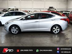 HYUNDAI ELANTRA 2.0 GLS 16V 2012/2013 V10 VEÍCULOS CAXIAS DO SUL / Carros no Vale