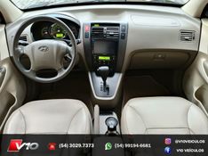 HYUNDAI TUCSON 2.0 MPFI GLS 16V 143CV 2WD 2009/2010 V10 VEÍCULOS CAXIAS DO SUL / Carros no Vale