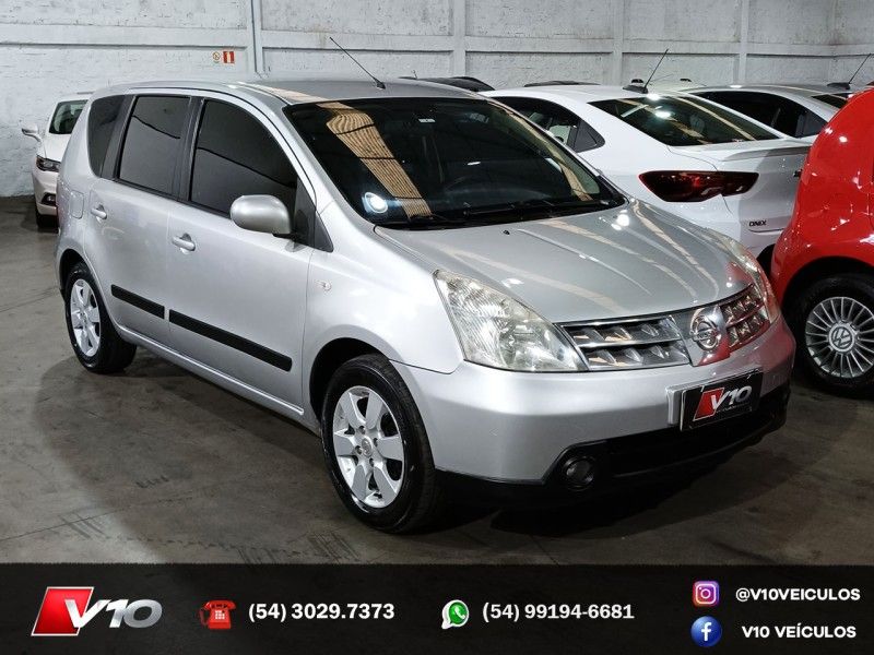 NISSAN LIVINA 1.6 SL 16V 2009/2010 V10 VEÍCULOS CAXIAS DO SUL / Carros no Vale