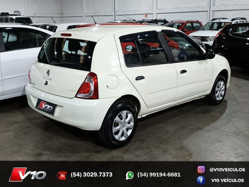RENAULT CLIO 1.0 EXPRESSION 16V 2014/2015 V10 VEÍCULOS CAXIAS DO SUL / Carros no Vale