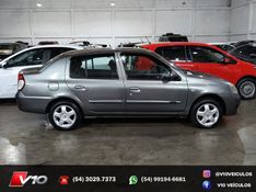 RENAULT CLIO 1.6 PRIVILÉGE SEDAN 16V 2006/2007 V10 VEÍCULOS CAXIAS DO SUL / Carros no Vale