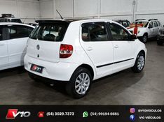 VOLKSWAGEN FOX 1.0 MI PLUS 8V 2004/2005 V10 VEÍCULOS CAXIAS DO SUL / Carros no Vale