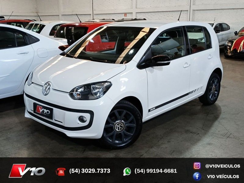 VOLKSWAGEN UP 1.0 MPI RUN UP 12V 2016/2017 V10 VEÍCULOS CAXIAS DO SUL / Carros no Vale
